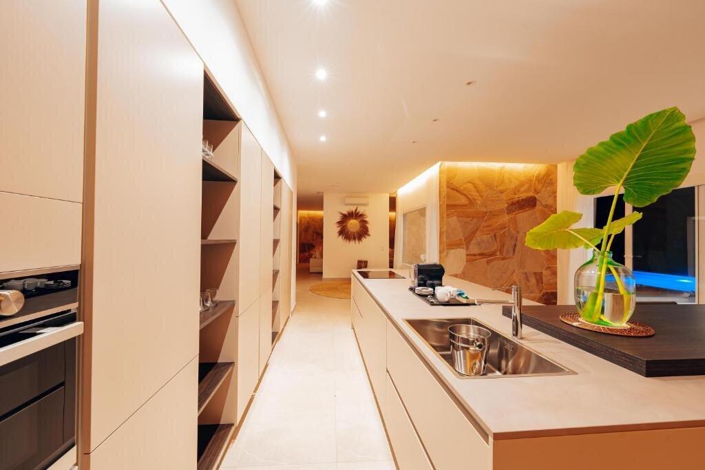 listing-details-carousel